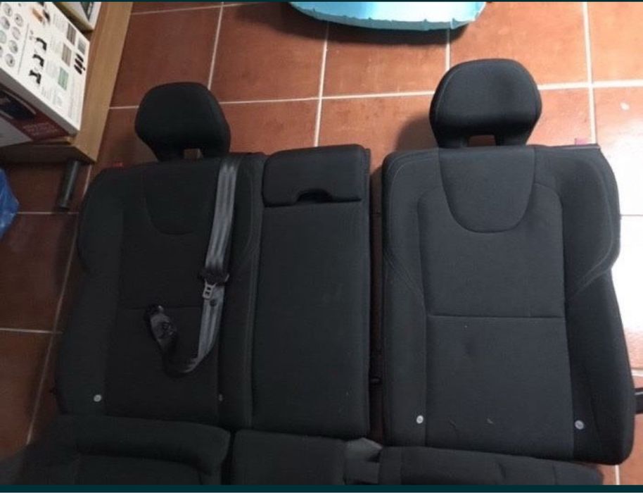 Bancos traseiros Volvo V40
