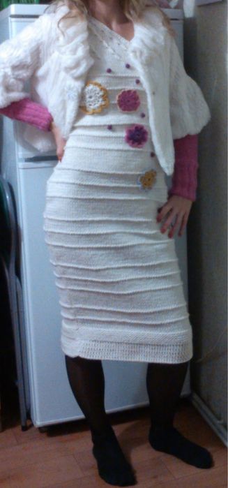 Женское вязаное платье