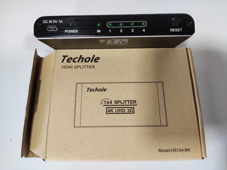 Splitter, PEN 256GB USB C, Carregadores, Cabo VGA e outros acessórios