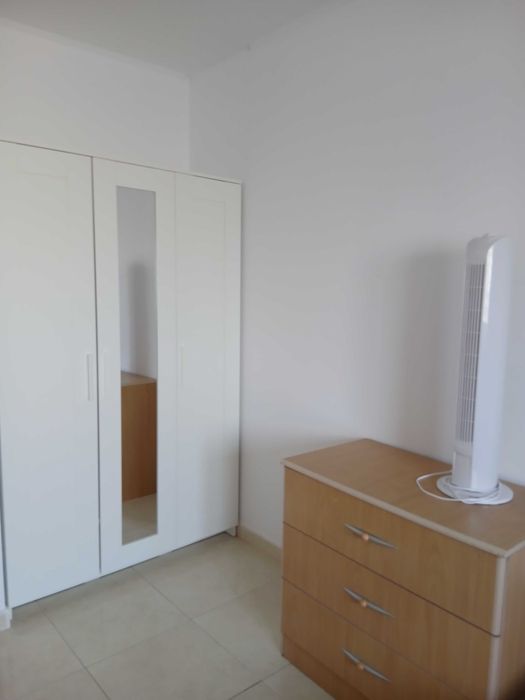Quarto para arrendar em Monte de Caparica
