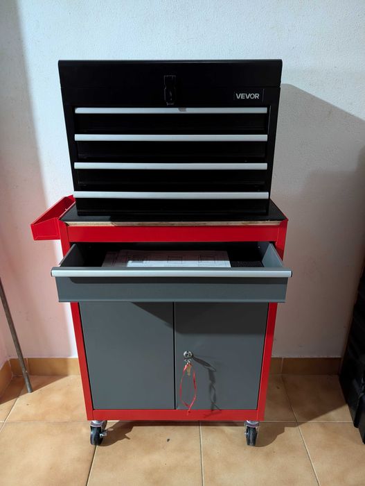Armário para ferramentas com mala