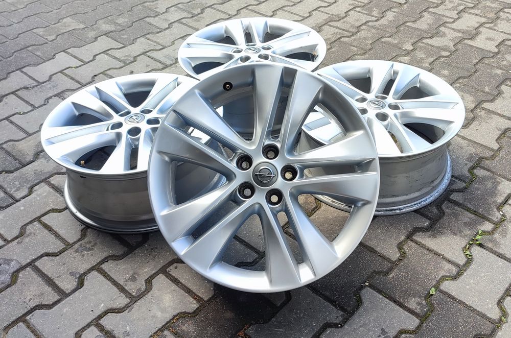 18 7.5J 5x105 Orginalne Felgi Opel Mokka Astra (Benzynowa) .