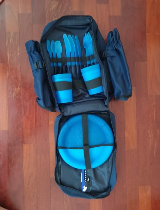 Mochila de pic-nik nova com talheres copos e pratos