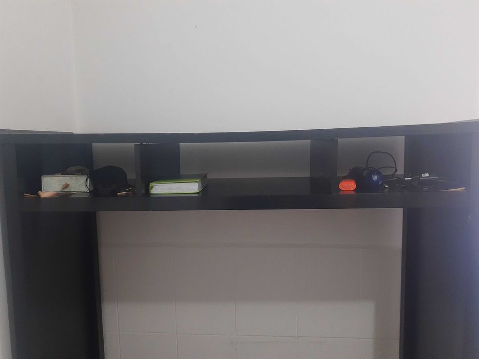 Estante para sala preta