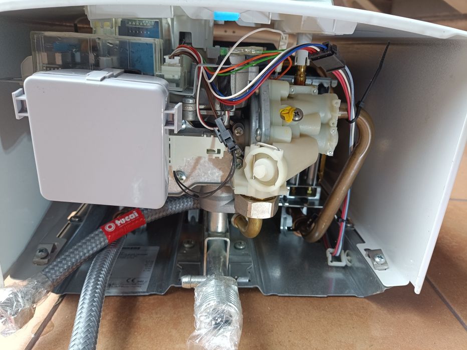Terma Junkers Powercontrol-ogrzewacz - WRDP - wyświetlacz LED - stan ideal 
Witam

Sprzedam termę gazową firmy Junkers do podgrze