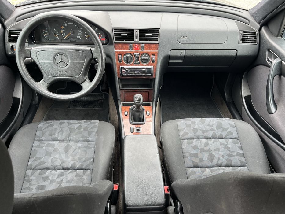 Mercedes Benz C220