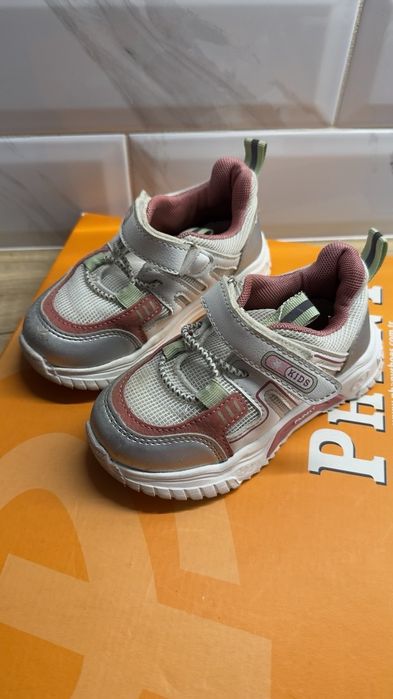 Продам кросівки дитячі Tom.m