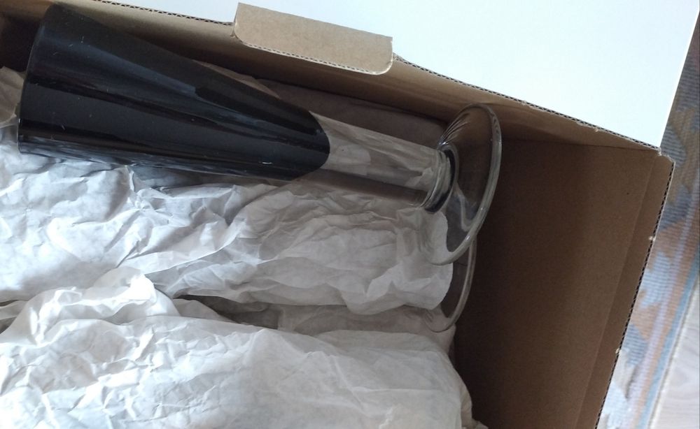 Kieliszki Home&You czarne przezroczyste smukłe