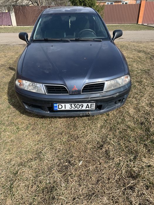 Автомобіль міцубіші