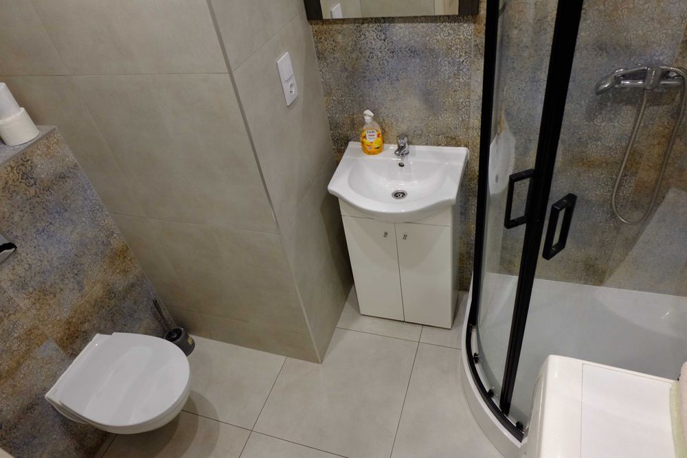 21 Zabrze Centrum - Apartament dla 4 osób TV PARKING WIFI