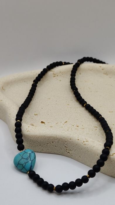 Naszyjnik handmade z onyksem, turkusem, hematytem pozłacanym i stalą nierdzewną