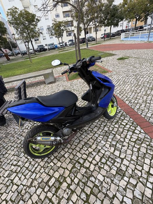 Aerox 50cc com material