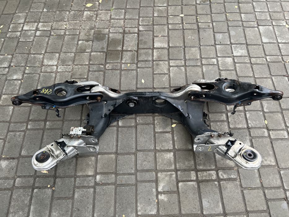 Mercedes w211 e220 cdi задній підрамник в ідеальному стані