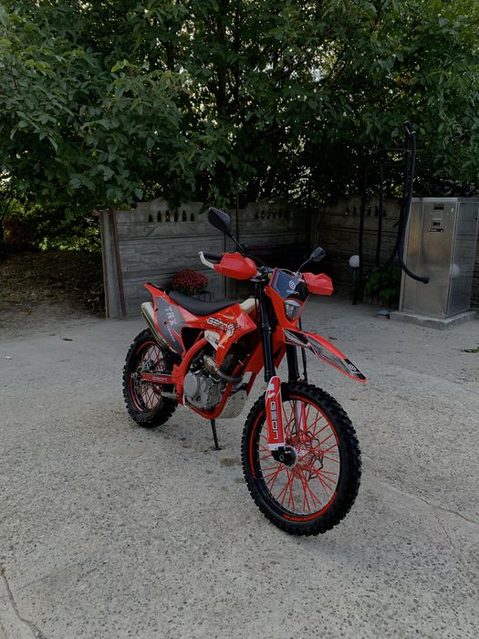 Продам Geon TRX 300