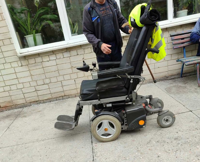 Инвалидная коляска с электроприводом