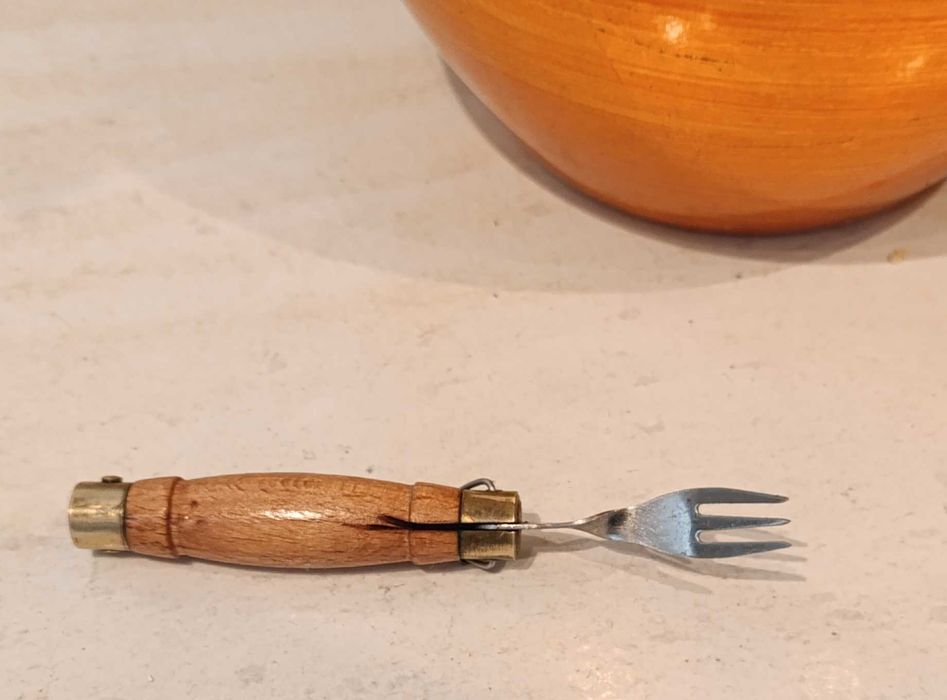 Porta Chaves,madeira com Canivete e garfo, lâmina MAM Inox  Palaçoulo