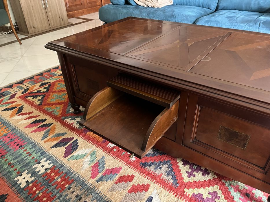 Mesa de sala em cerejeira