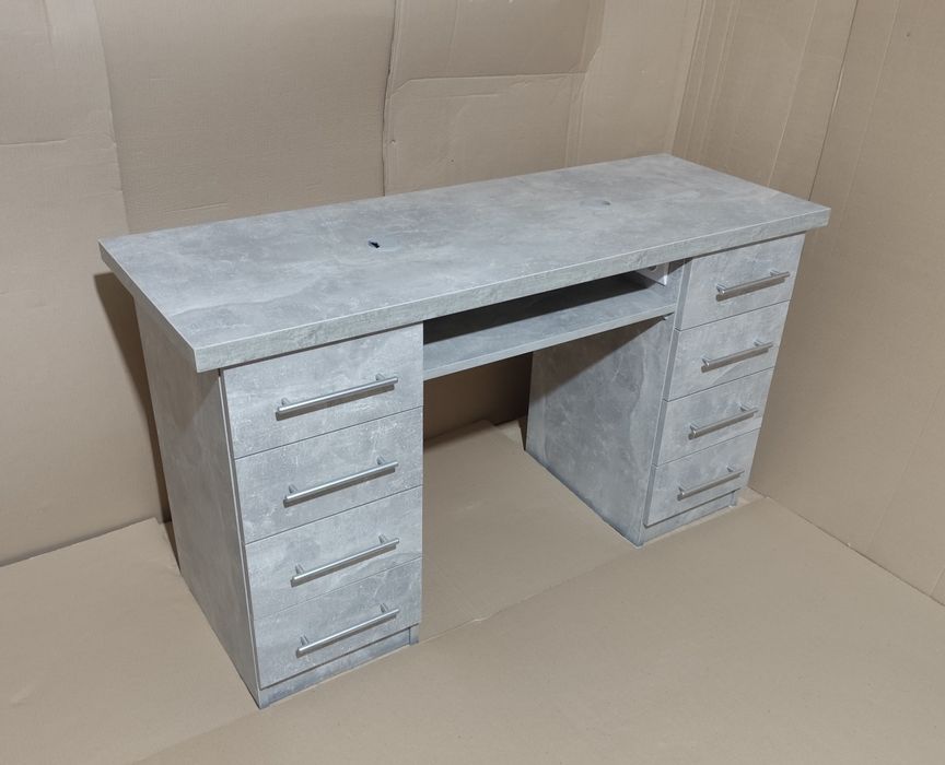 Стіл манікюрний, подіуми, меблі для салонів