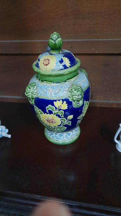 Pote, Porcelana,  Terrina com casquinha de Prata