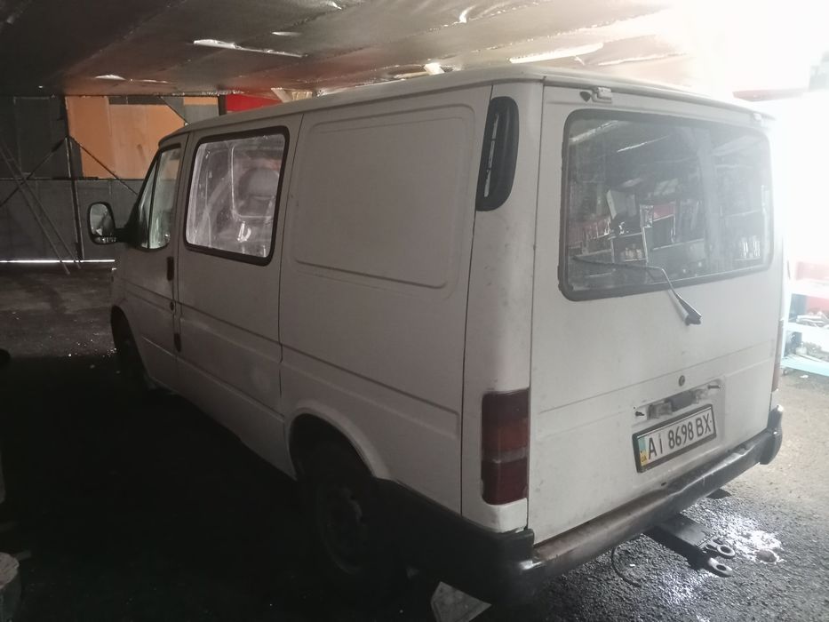 Форд Транзит  1998 року