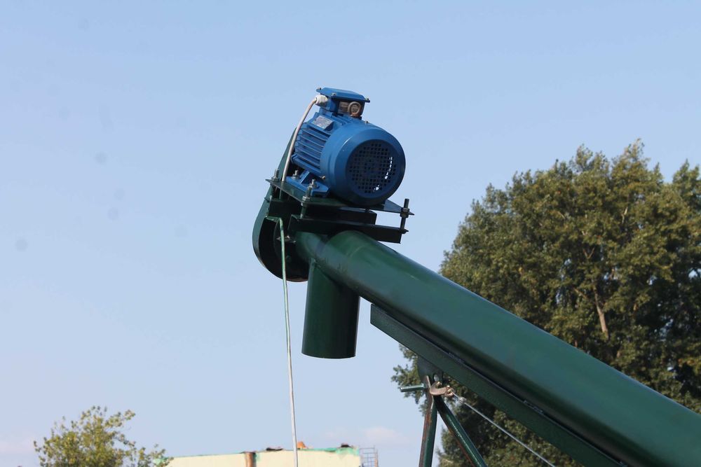 Шнековий навантажувач (конвейер, зернометач, погрузчик, гвинтовий)