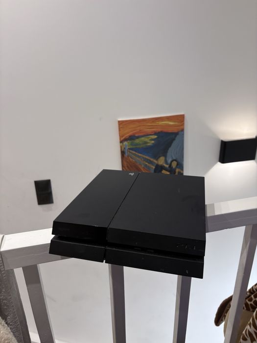 Playstation 4 + pad + 3 gry