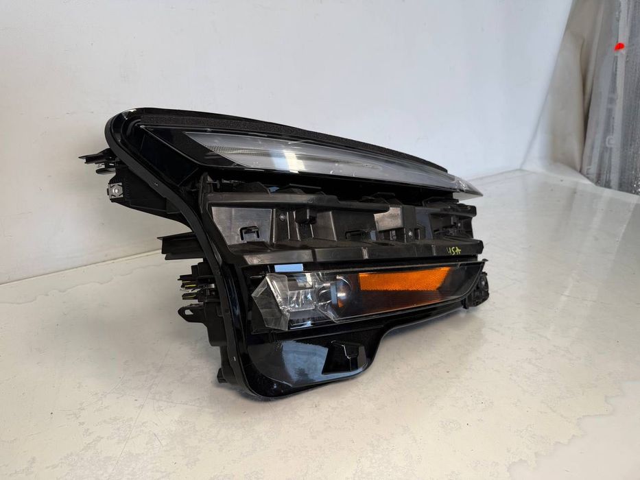 Права фара Tesla Model Y Juniper нова оригінал (США)