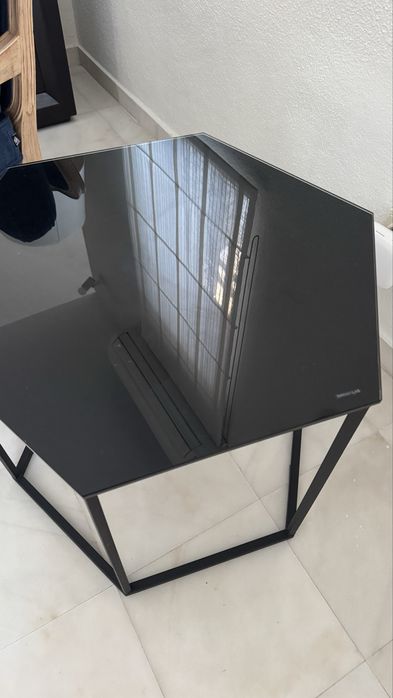 Mesa Auxiliar Hexagonal Preta em Vidro