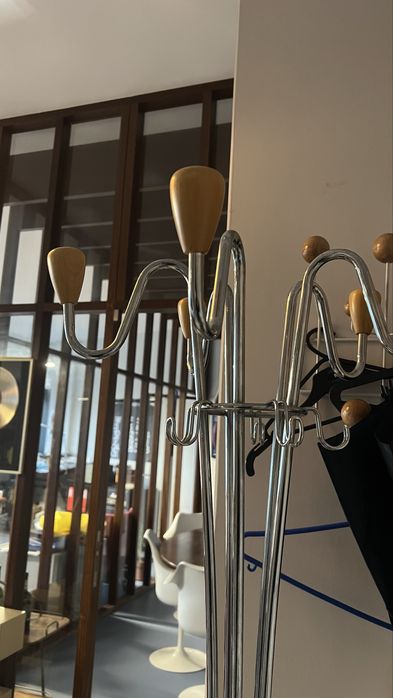 Cabide 1.80m otimo estado