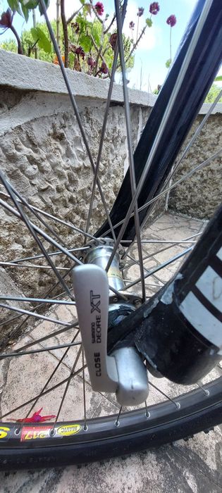 Bicicleta de suspensão total