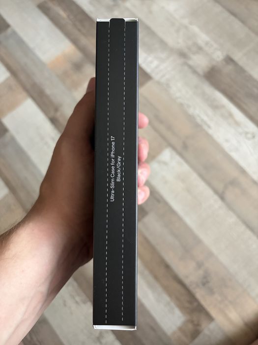 Чохол Pitaka на IPhone 17