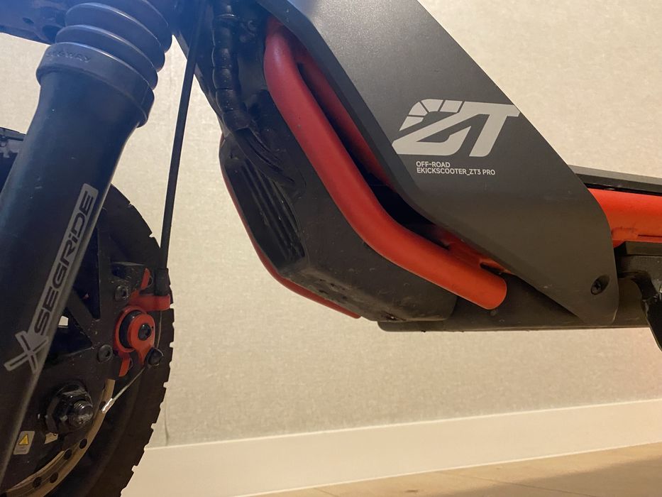 Продам Seegway Ninebot ZT3 PRO E BLACK