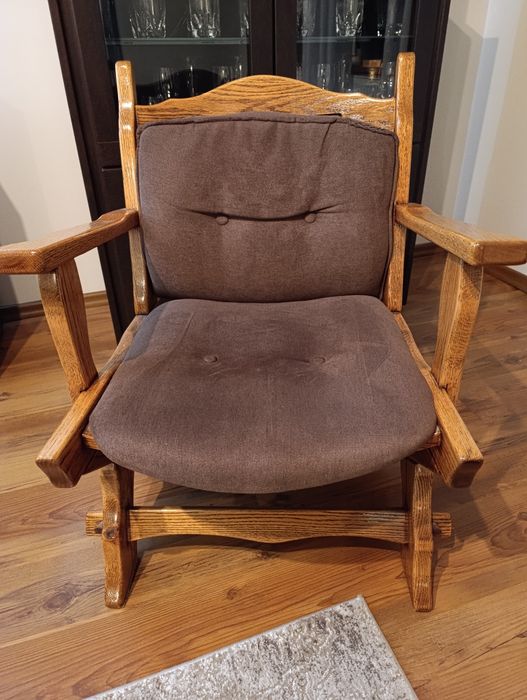 Fotel dębowy bardzo ładny