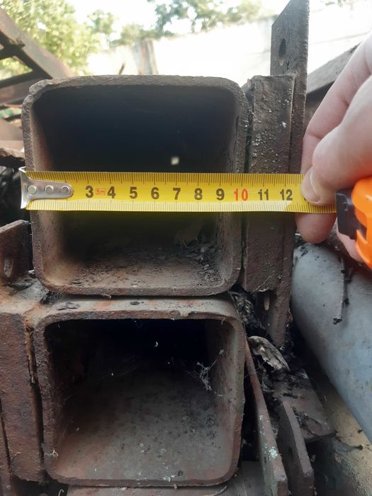 Труба профільна металева квадратна (2100 - 1 шт.(6 м) є 11 шт.)
