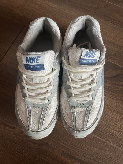 Продам кроссовки