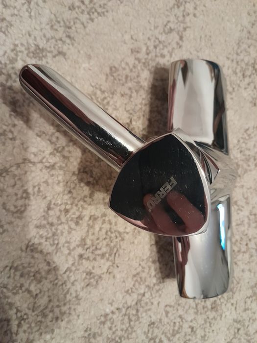 Bateria łazienkowa prysznicowa Ferro