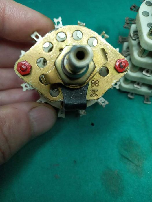 Резисторная сборка, Диодний мост, Микросхемы, галетные переключатели