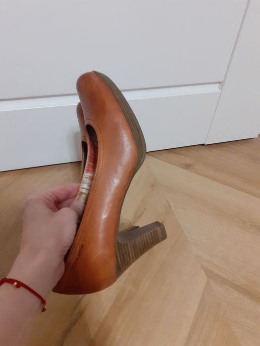 Buty polbuty na wiosnę skorzane tamaris rozm 38