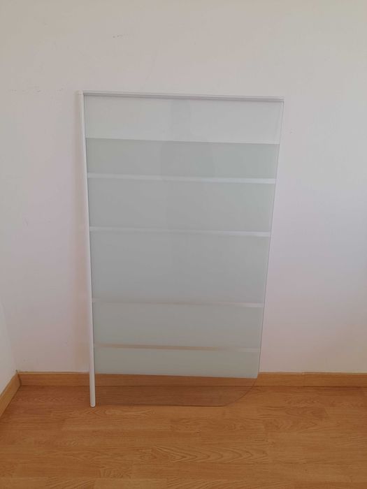 Porta de Banheira/Duche em Vidro Fosco – Vidro impecável (25 €)