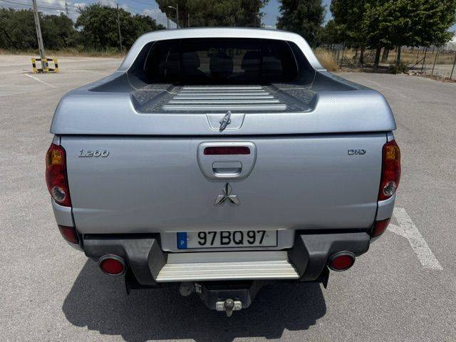 Mitsubishi L200 2.5 DI-D CD Invite AC