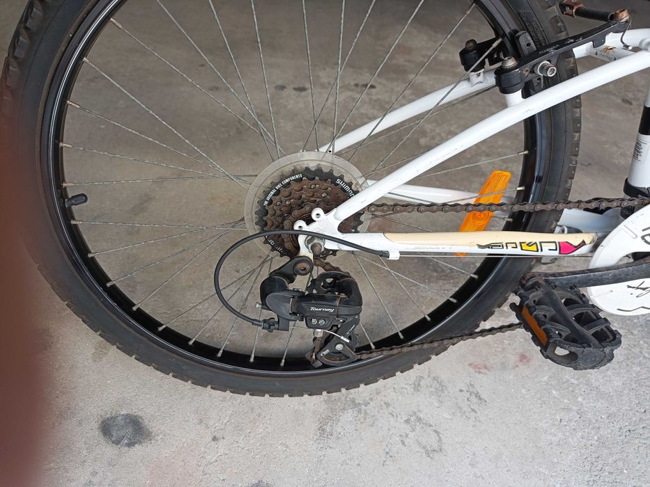 Bicicleta Roda 24 B'TWIN Poly 300 (9-13 anos)