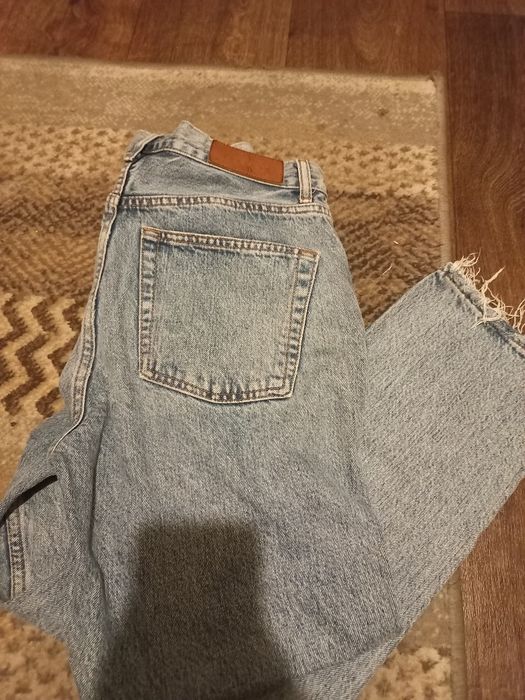 Продам джинсы женские М