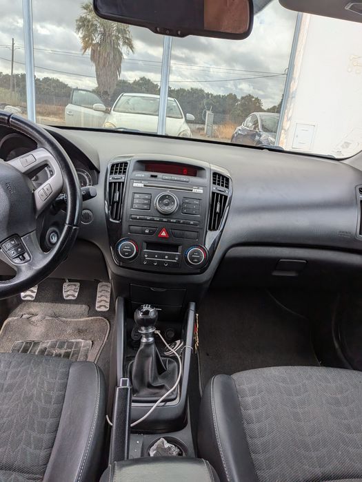 Kia Ceed 1.6 CRDI  – 200.000 km