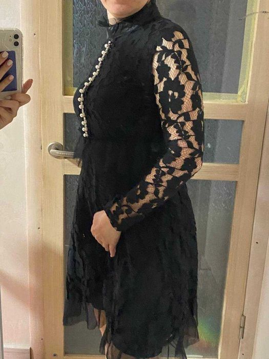 Сукня чорна святкова, ажурні рукава