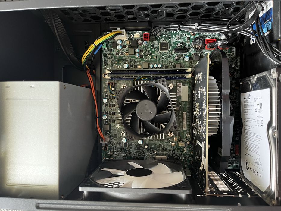 Komputer do gier dla początkujących – idealny zestaw na start!