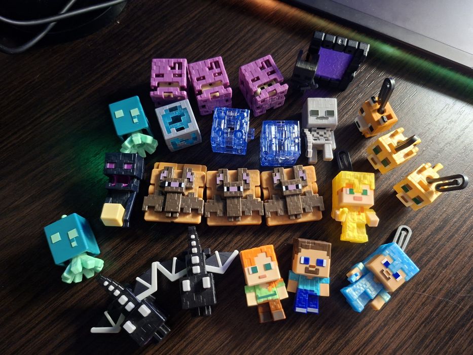Фігурки Майнкрафт Kinder Joy