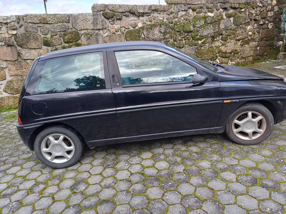 Lancia Y com inspeção em dia