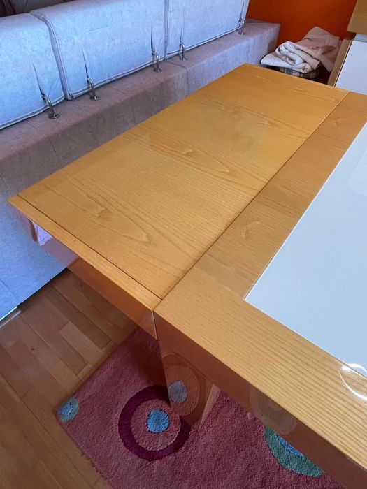 Mesa de sala moderna
