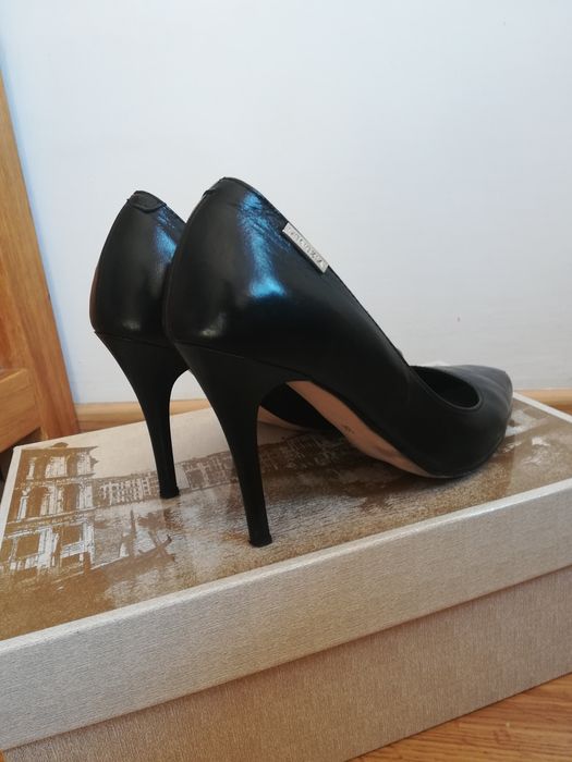 Czarne szpilki venezia 36