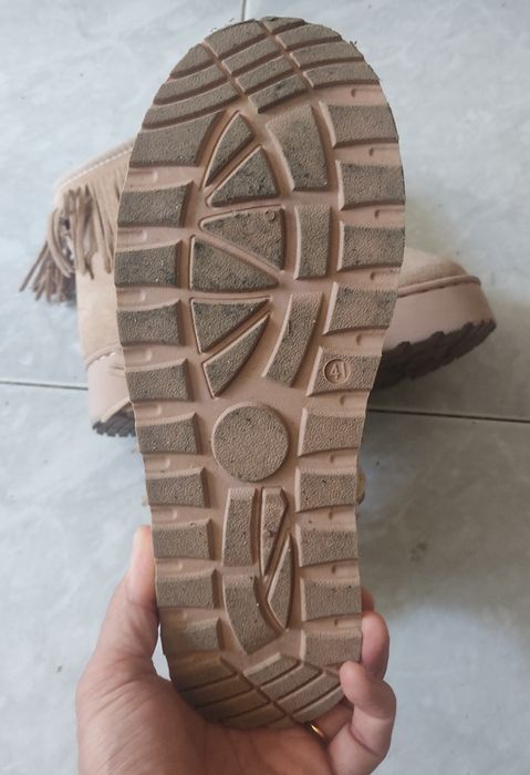 Bota de senhora em camurça para inverno n.41. Como novas